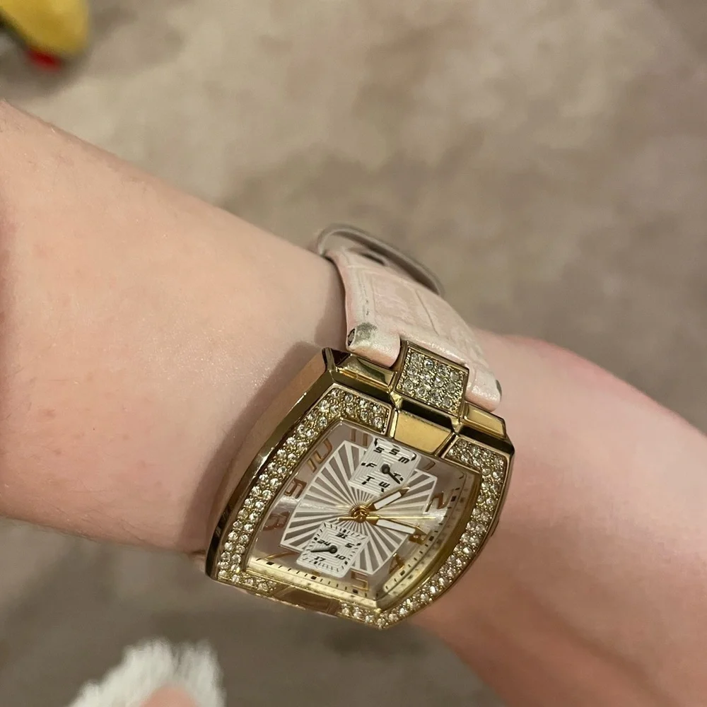 Guess watch needs new batteries